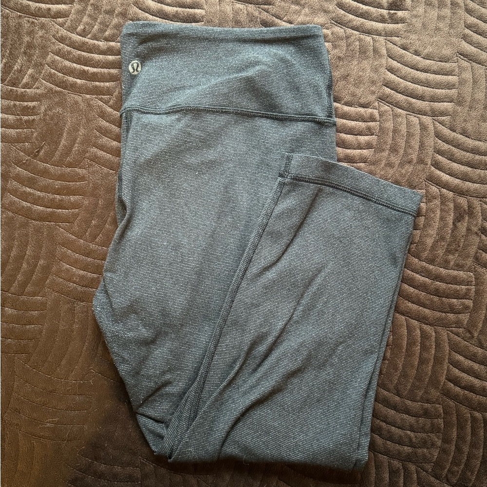 Lulu lemon Dark Grey Capri Leggings - Picture 1 of 5